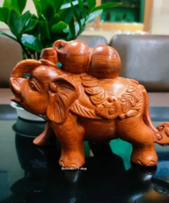 Carved Elephant Couple - 14x20x10 cm - Natural Padauk Wood - Handcrafted Décor