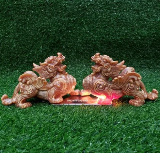 Chinese Feng Shui Pixiu Pair Sculpture - 20x12x8 cm - Wooden Dynasty-Style Wealth Attracting Statue