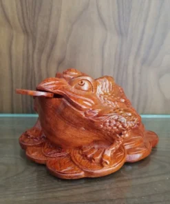 Golden Toad Statue, Incense Wood, 3.1